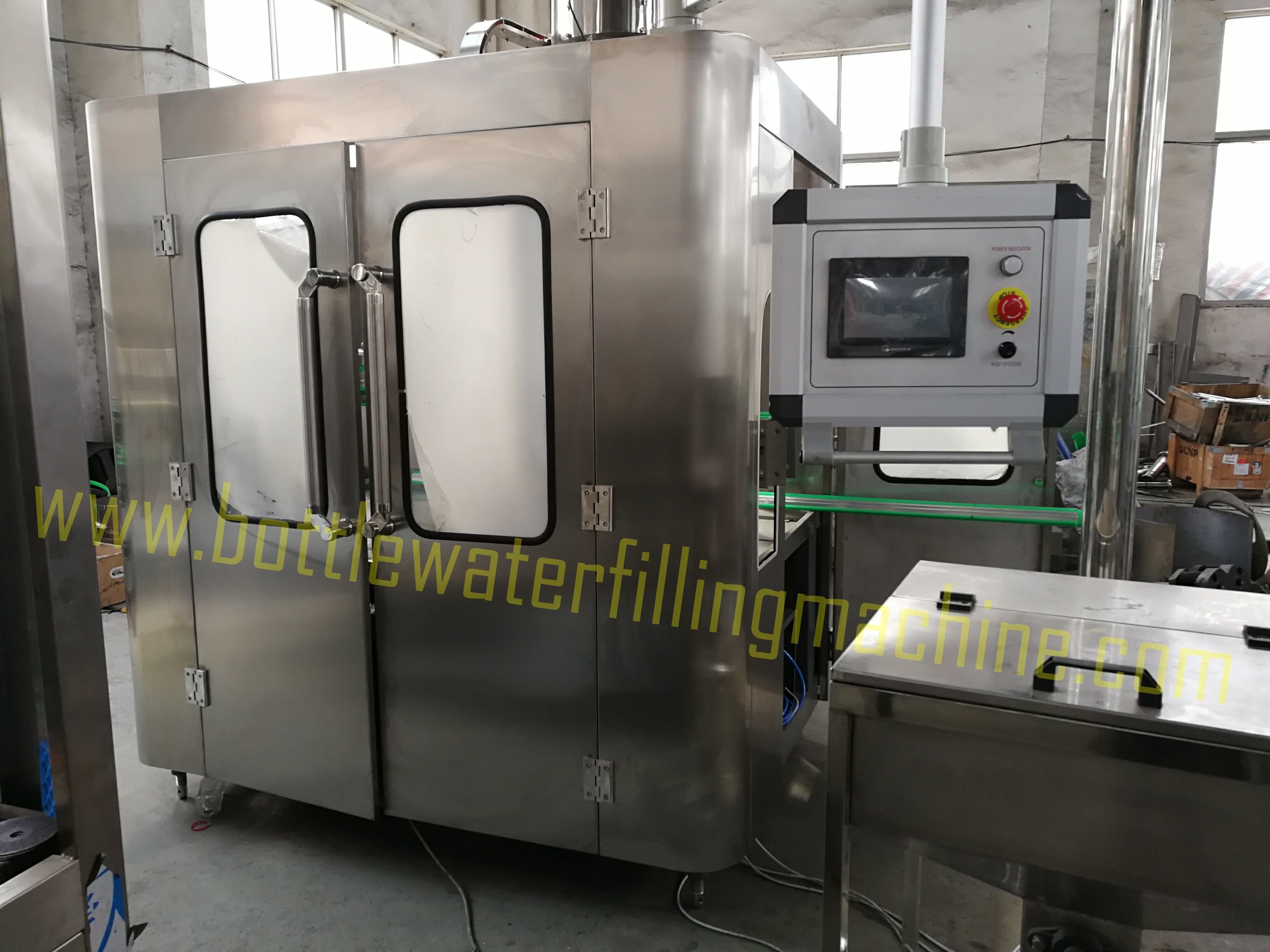 PLC + HMI Control Water Bottle Filling Machine / Automatic Bottle Capper